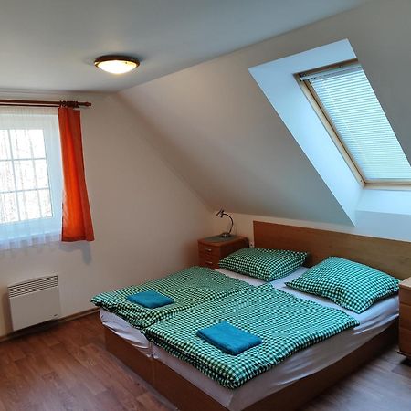 Chaty Kolodeje - Ubytovani U Reky V Soukromem Arealu-Orange Kolodeje nad Luznici Exteriör bild